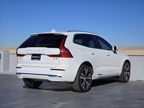 2022 Volvo XC60 B6 Inscription