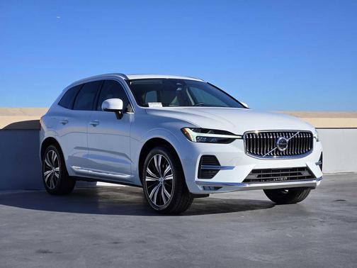 2022 Volvo XC60 B6 Inscription