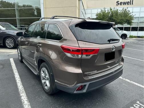 Toasted Walnut Pearl 2019 Toyota Highlander Limited