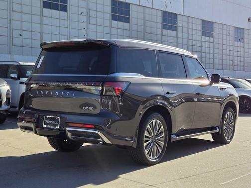 2026 INFINITI QX80 Luxe