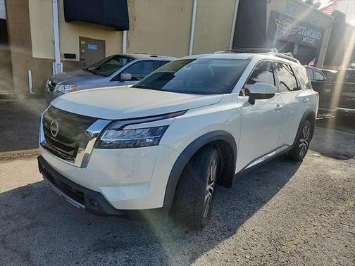 2022 Nissan Pathfinder Platinum 2WD