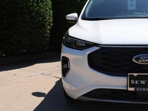 2023 Ford Escape ST-Line Elite