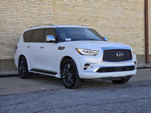 2023 INFINITI QX80 SENSORY