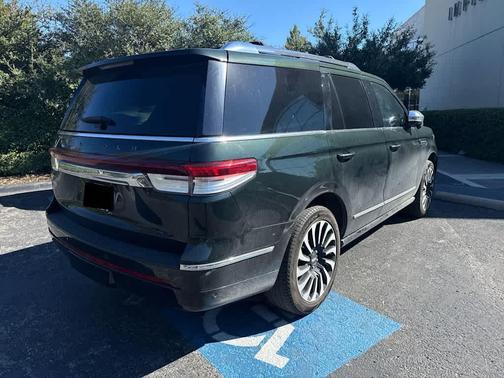 2022 Lincoln Navigator Black Label