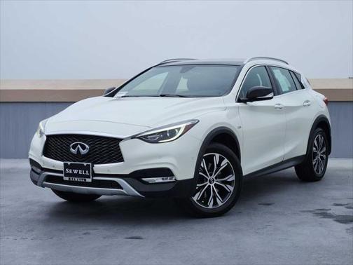2018 INFINITI QX30 Premium