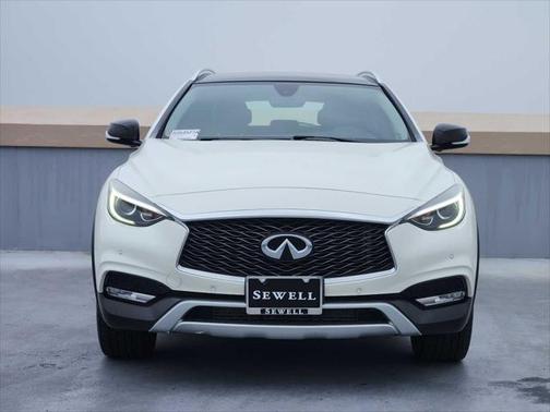 2018 INFINITI QX30 Premium