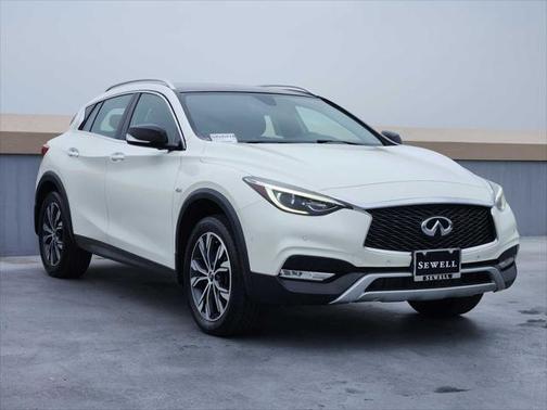 2018 INFINITI QX30 Premium