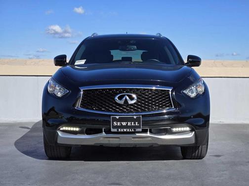 2017 INFINITI QX70 Base