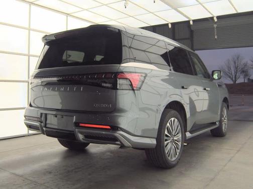 2025 INFINITI QX80 SENSORY AWD