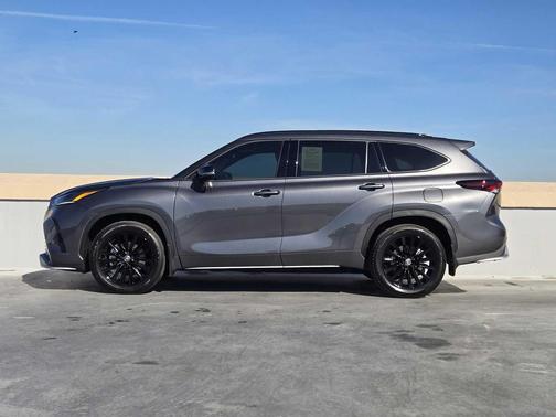 2025 Toyota Highlander XSE