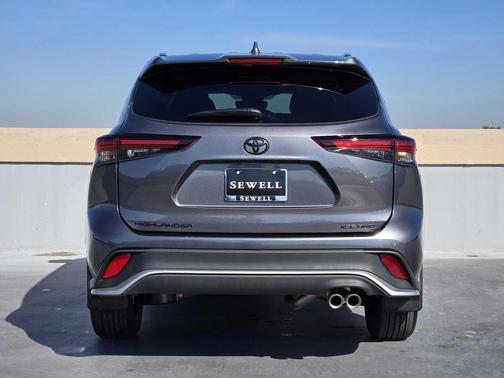 2025 Toyota Highlander XSE
