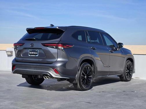 2025 Toyota Highlander XSE