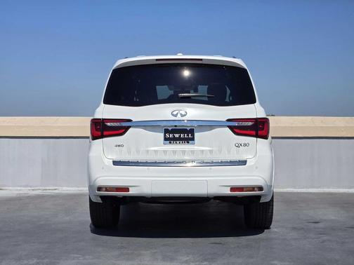 2024 INFINITI QX80 SENSORY AWD