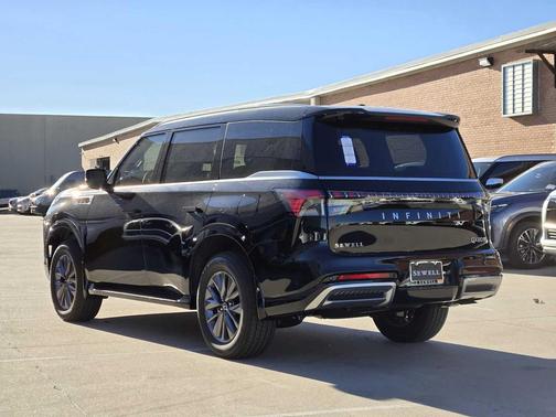 2026 INFINITI QX80 PURE AWD