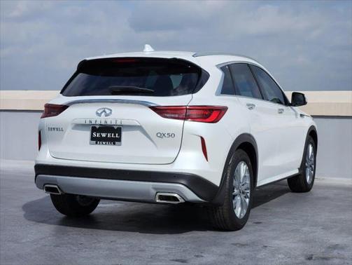 2024 INFINITI QX50 LUXE