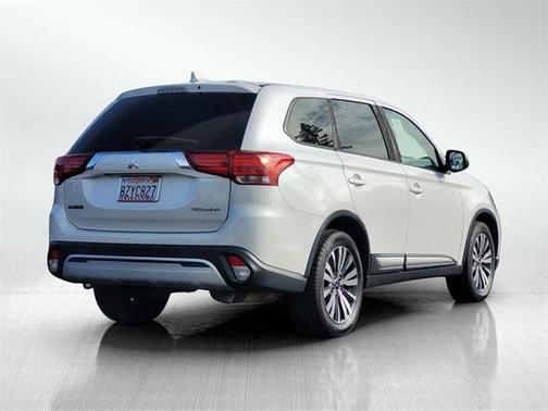 2019 Mitsubishi Outlander ES
