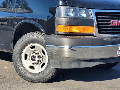 2023 GMC Savana 3500 Work Van