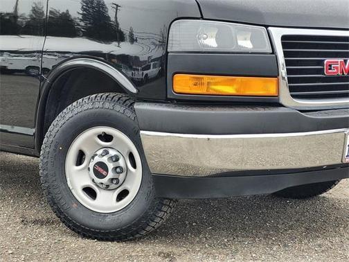 2023 GMC Savana 3500 Work Van