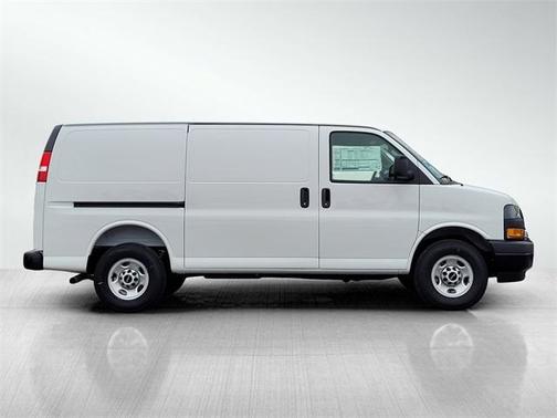 2025 GMC Savana 2500 Work Van