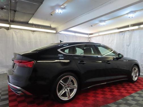 Photo 4 of 45 of 2021 Audi A5 45 S line quattro Premium
