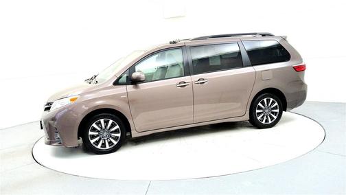 2020 Toyota Sienna XLE