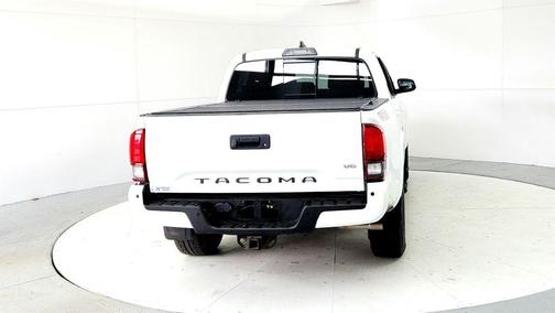 Super White 2018 Toyota Tacoma TRD Sport