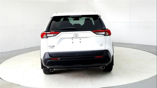 Ice Cap 2023 Toyota RAV4 LE