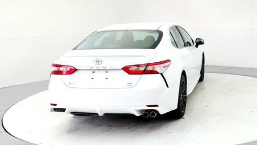Super White 2020 Toyota Camry SE