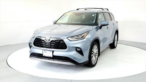 2022 Toyota Highlander Platinum