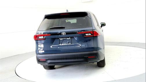 2026 Toyota Highlander LE