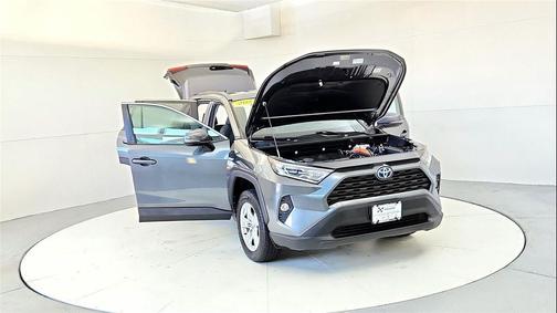 2021 Toyota RAV4 Hybrid XLE