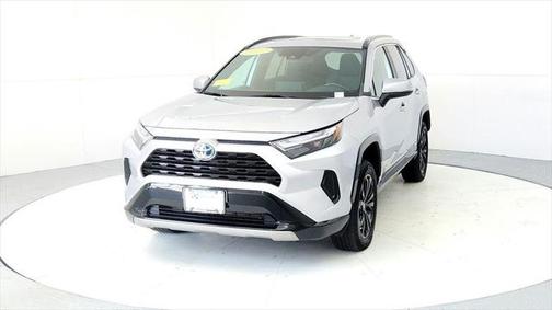 2022 Toyota RAV4 Hybrid SE