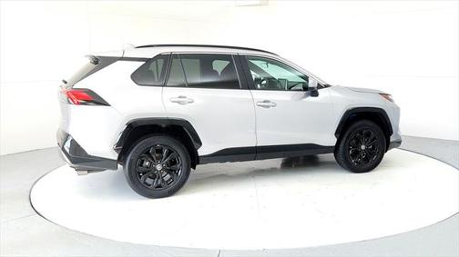 2022 Toyota RAV4 Hybrid SE