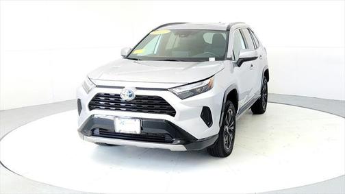 2022 Toyota RAV4 Hybrid SE