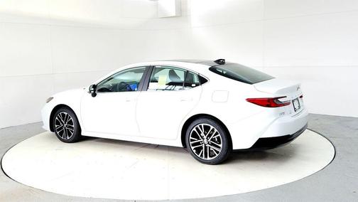 Wind Chill Pearl 2026 Toyota Camry XLE