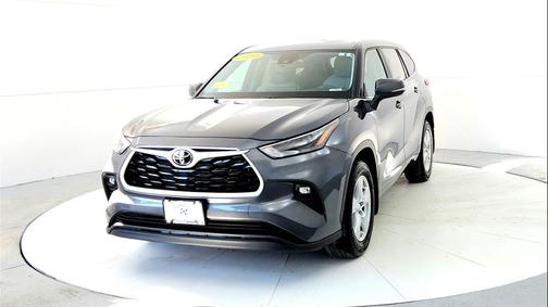 2024 Toyota Highlander LE