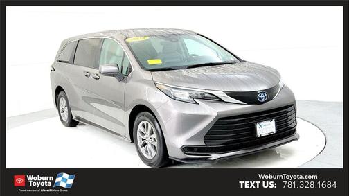 2024 Toyota Sienna LE