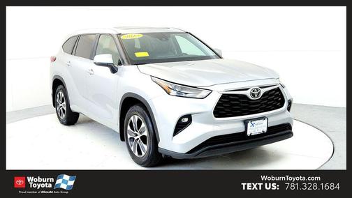 Celestial Silver Metallic 2023 Toyota Highlander XLE