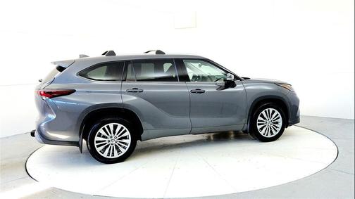 2025 Toyota Highlander Platinum
