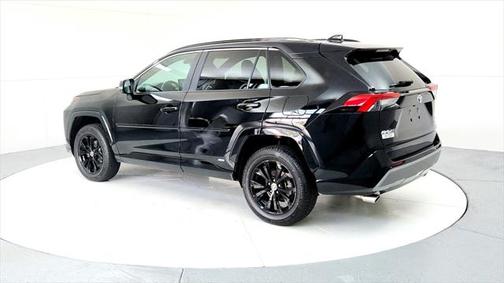 2022 Toyota RAV4 Hybrid SE