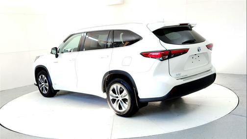 2021 Toyota Highlander Hybrid XLE