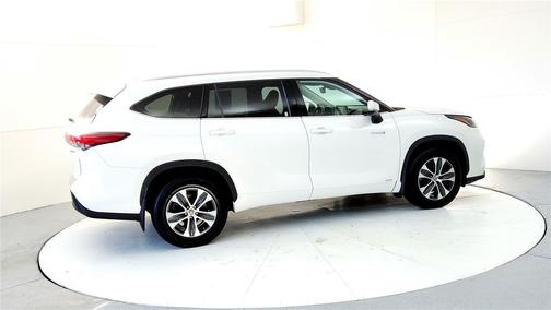 2021 Toyota Highlander Hybrid XLE
