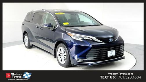 2023 Toyota Sienna Platinum 7 Passenger