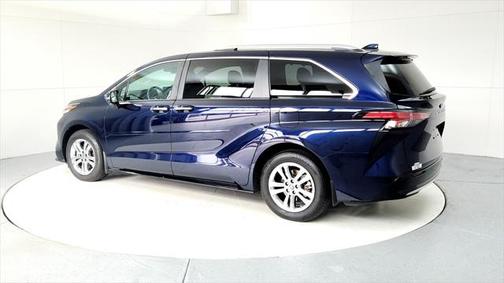 2023 Toyota Sienna Platinum 7 Passenger