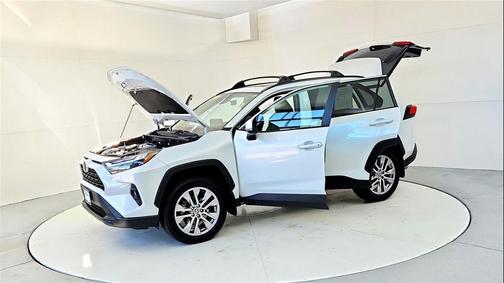 2023 Toyota RAV4 XLE Premium