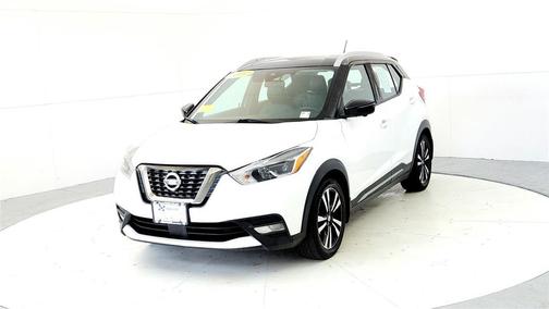 2020 Nissan Kicks SR