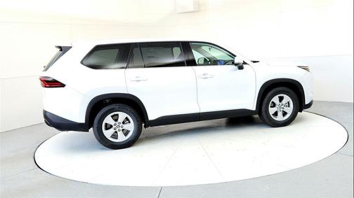 2026 Toyota Highlander LE