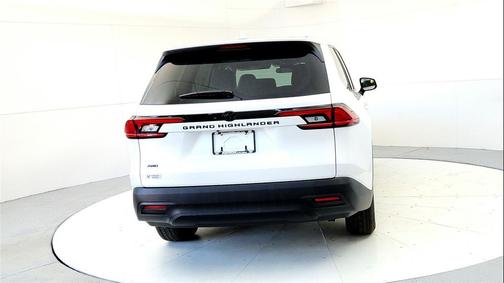 2026 Toyota Highlander LE