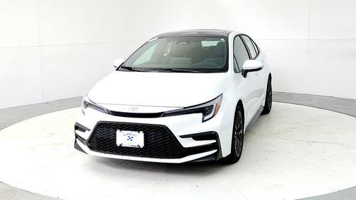 Wind Chill Pearl/Midnight Black Metallic 2026 Toyota Corolla XSE