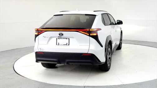 2025 Toyota bZ4X XLE